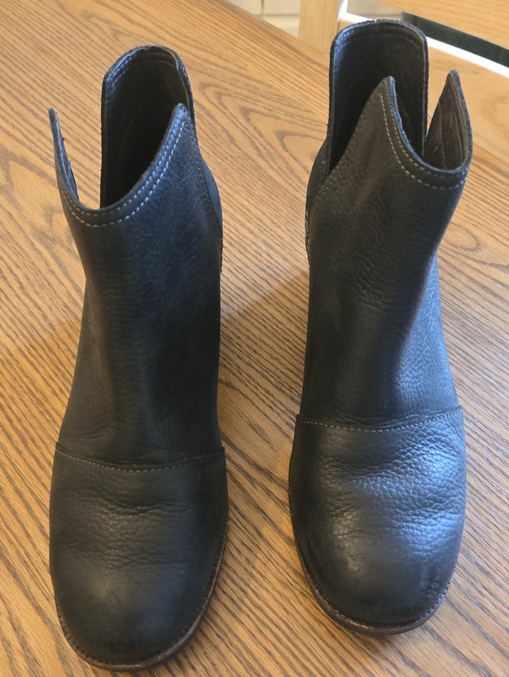 Sorel Cate Cutout Black Pebble Leather/Suede Leather Ankle Booties